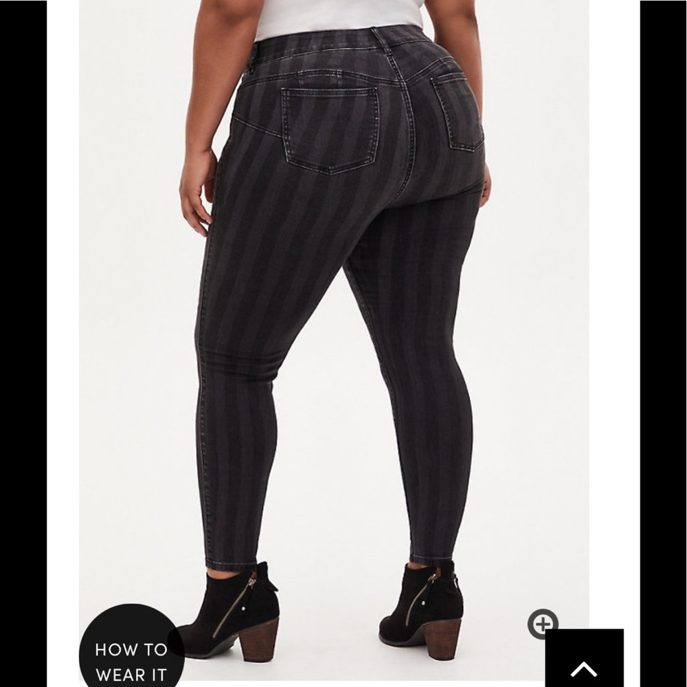 🍎🆕Torrid🚺Bombshell Black Skinny Jeans - Picture 3 of 12